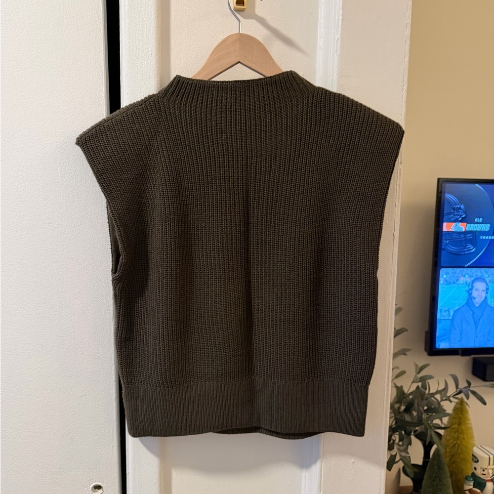 Aritzia/Babaton Olive Green Sleeveless Knit Sweater - Picture 2 of 3